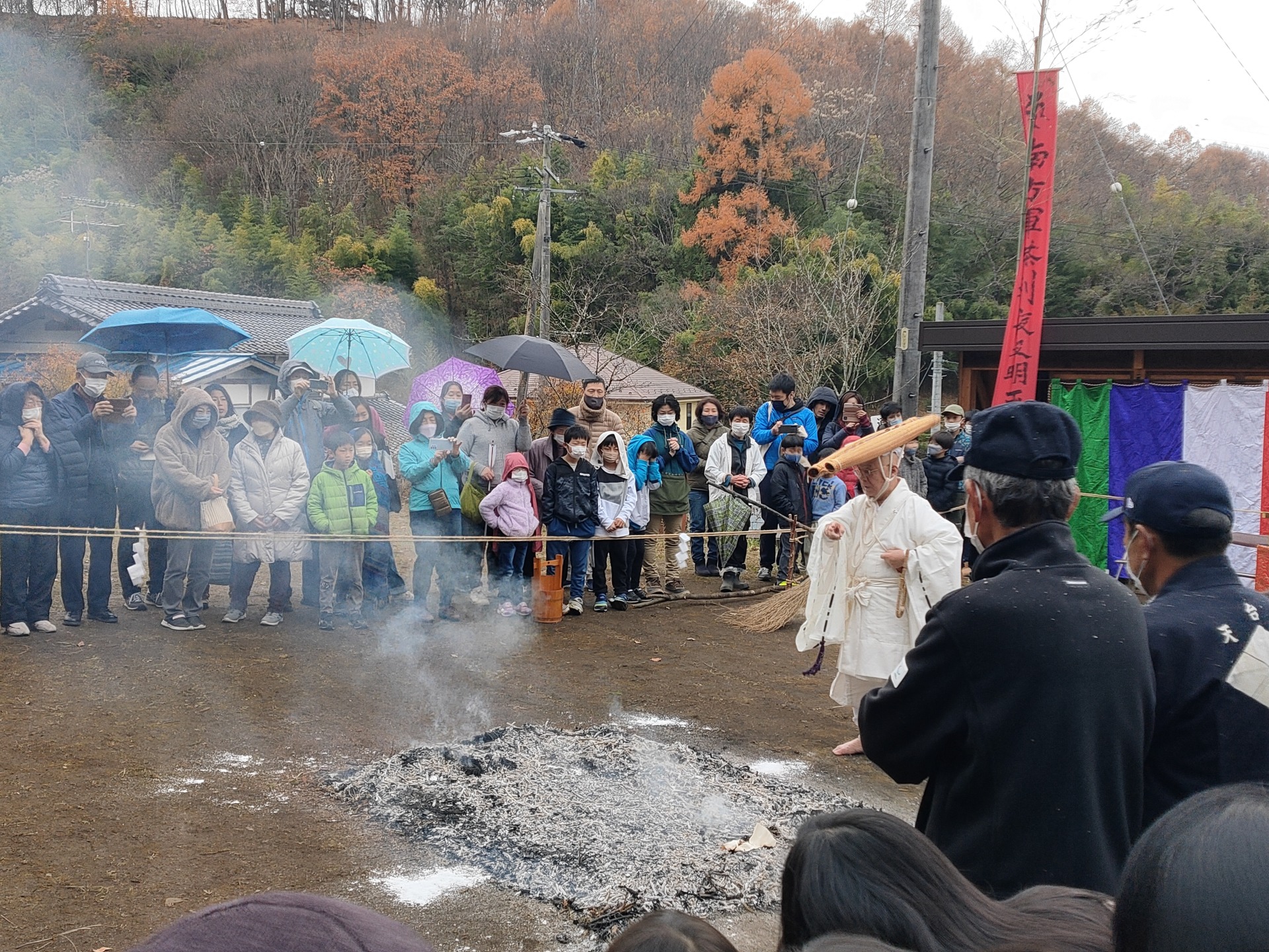 平林千手院「火渡りの行」— 炎と祈りが響く秋の一日